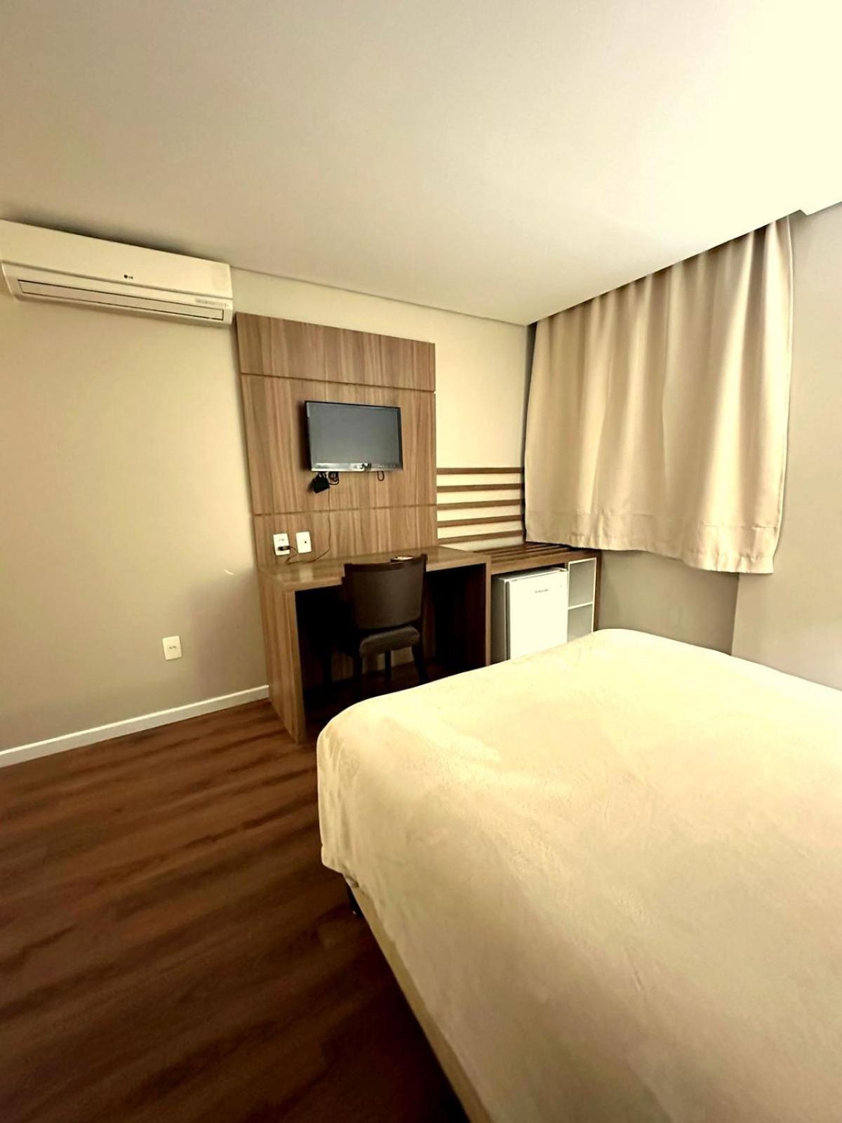 Umbu Hotel Porto Alegre - Centro Historico - Prox Aeroporto 15Min Bilik gambar